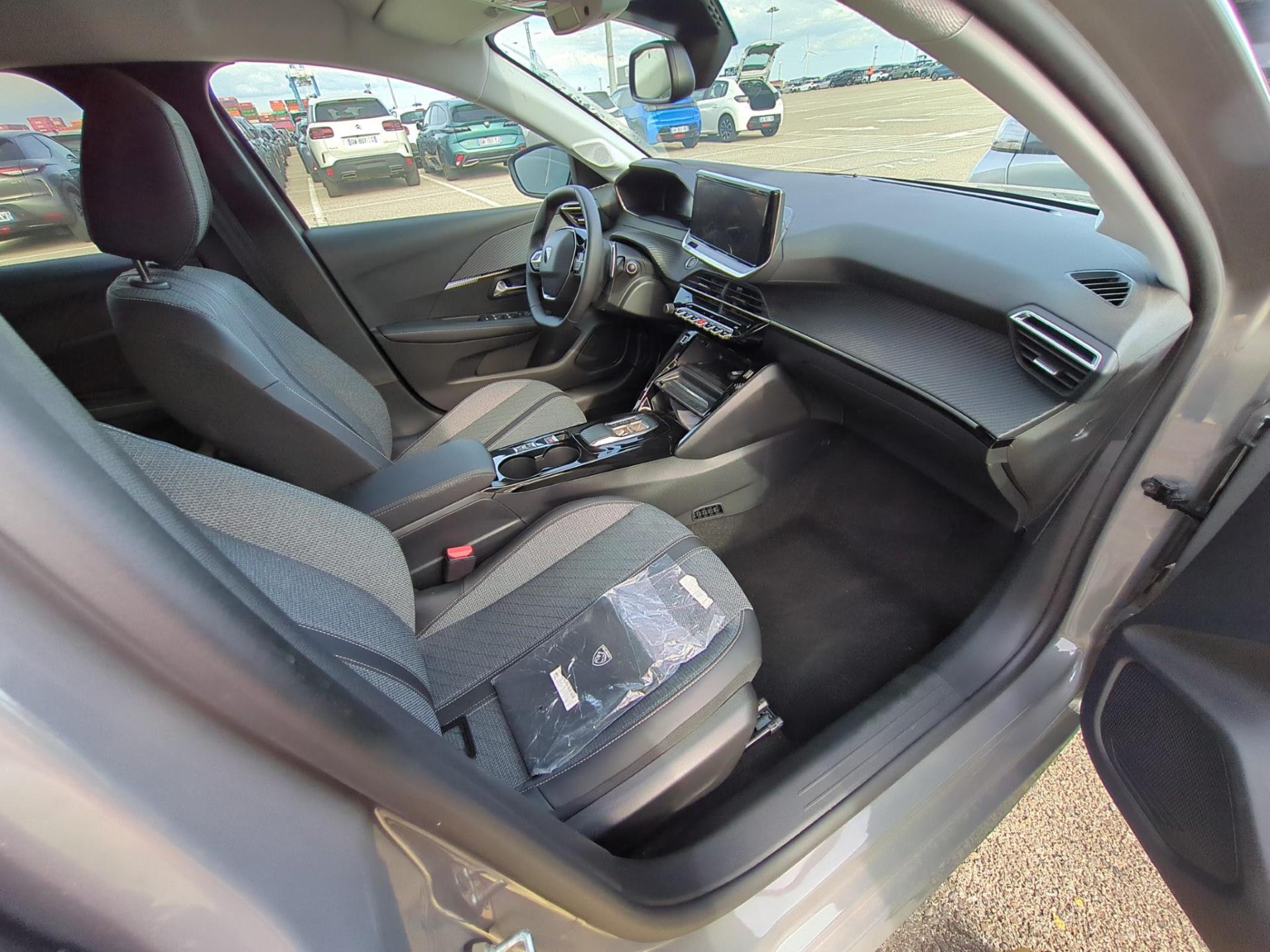 Peugeot 208 Hybrid 100 e-DCS6 Allure 2024