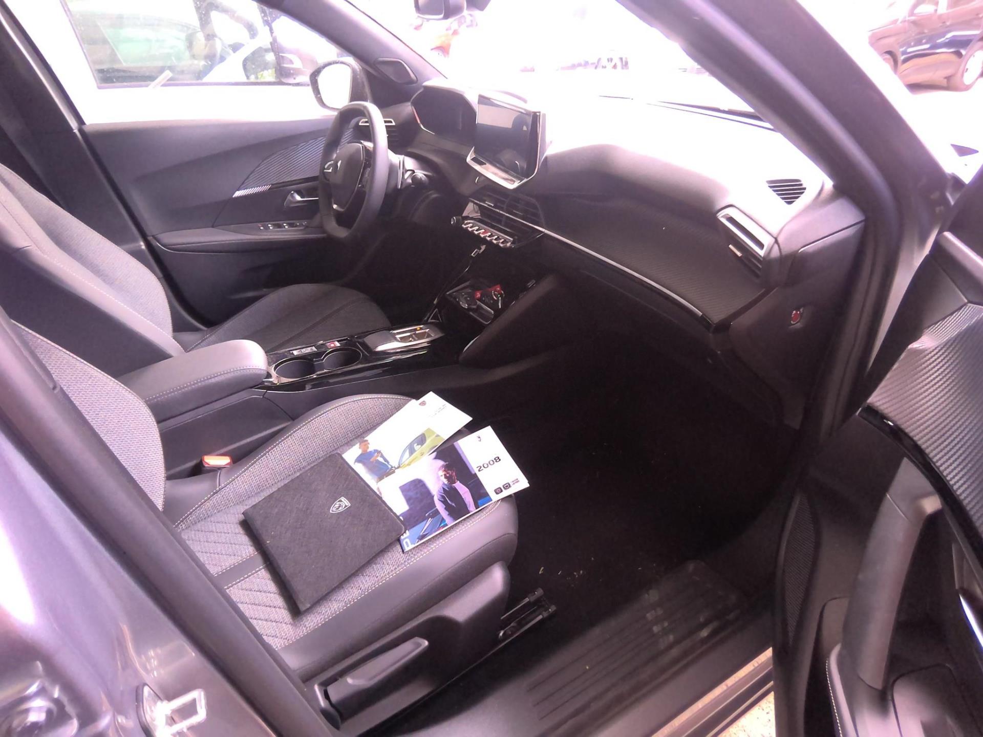 Peugeot 2008 Hybrid 145 e-DCS6 Allure 2025