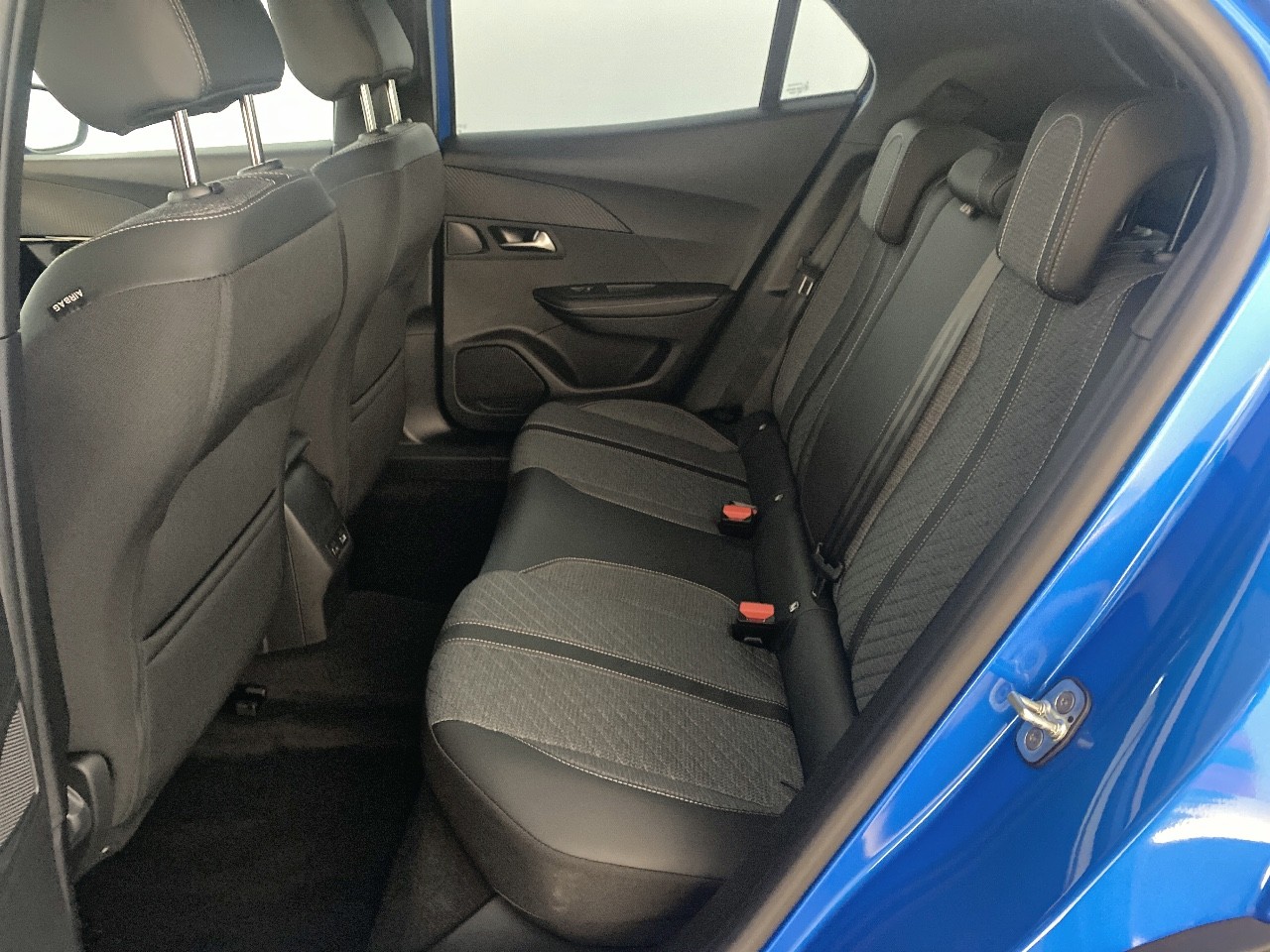 Peugeot 2008 PureTech 130 S&S EAT8 Allure 2024