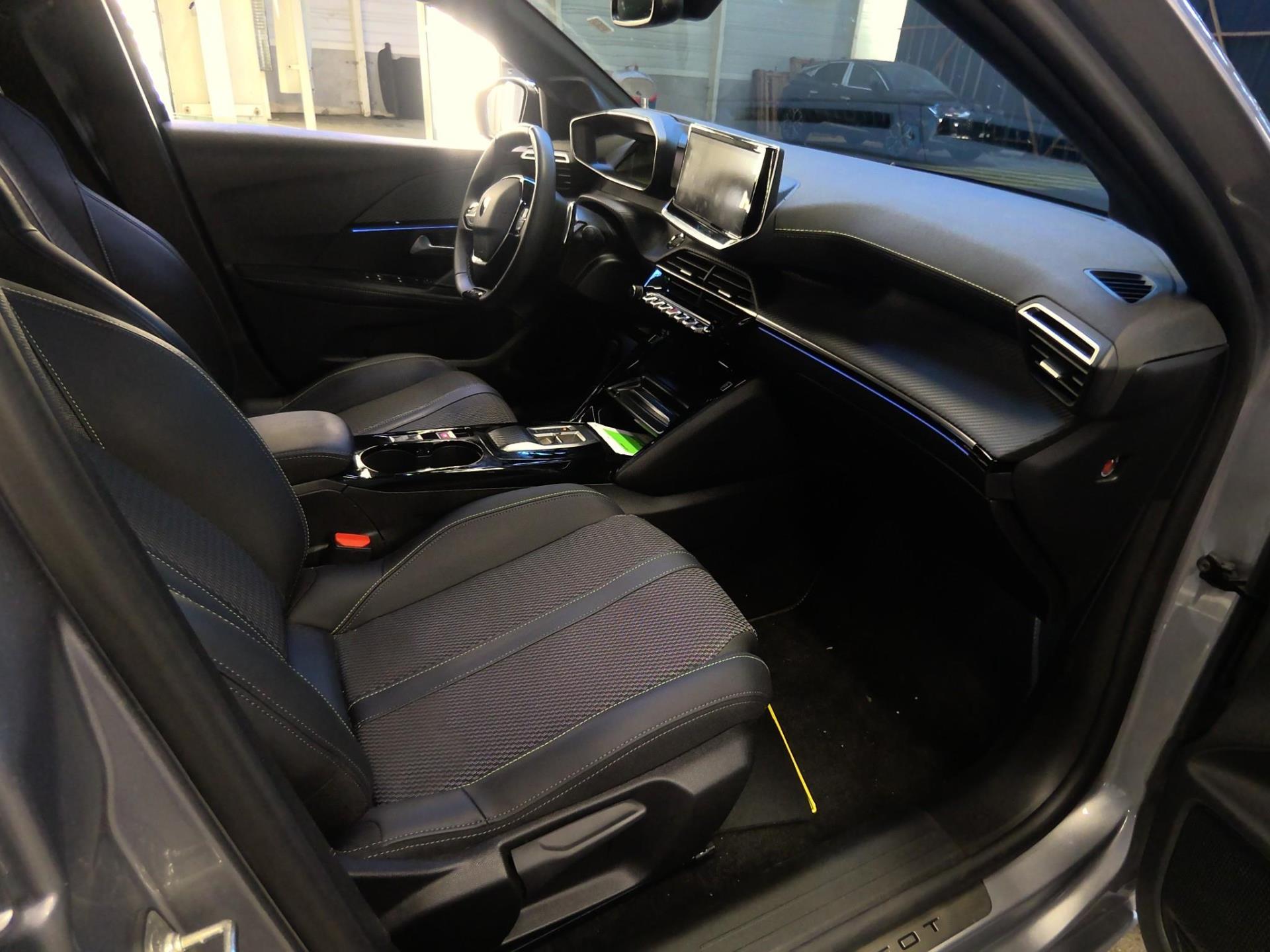 Peugeot 208 Hybrid 110 e-DCS6 GT 2025