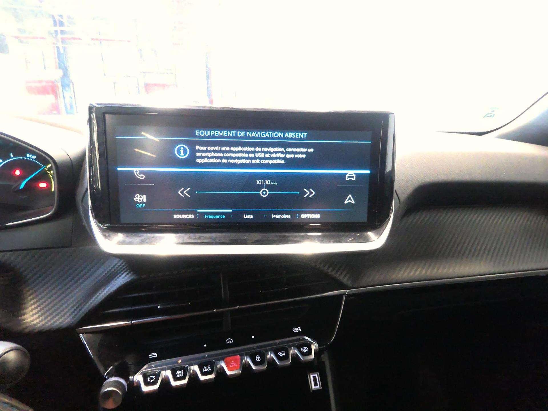 Peugeot 2008 Hybrid 136 e-DCS6 Style 2025
