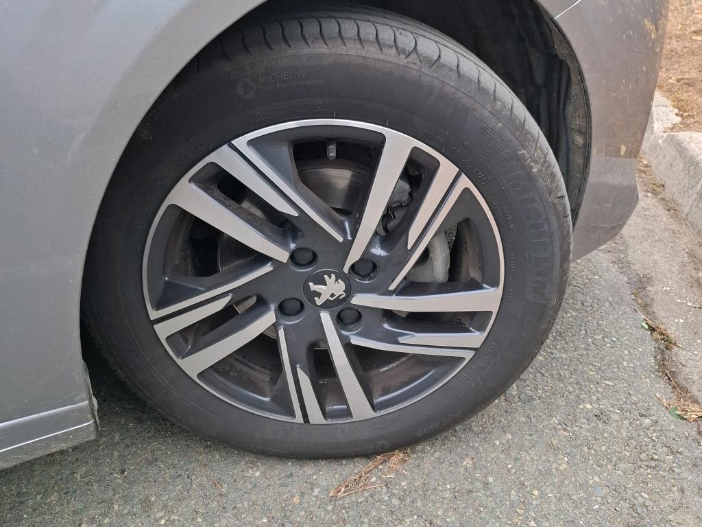Peugeot 208 PureTech 100 S&S EAT8 Allure Pack 2022