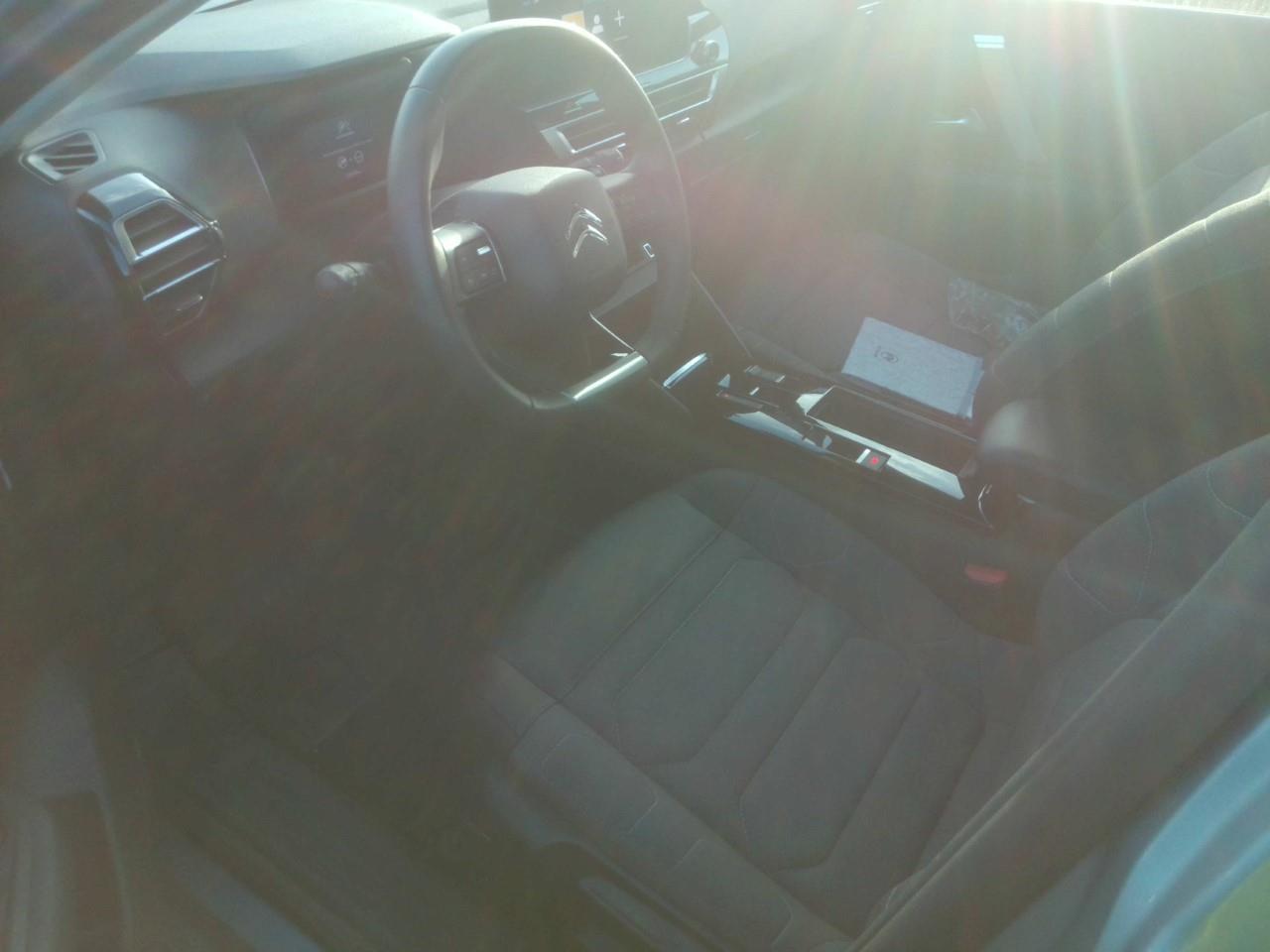 Foto Citroën C4 X 3