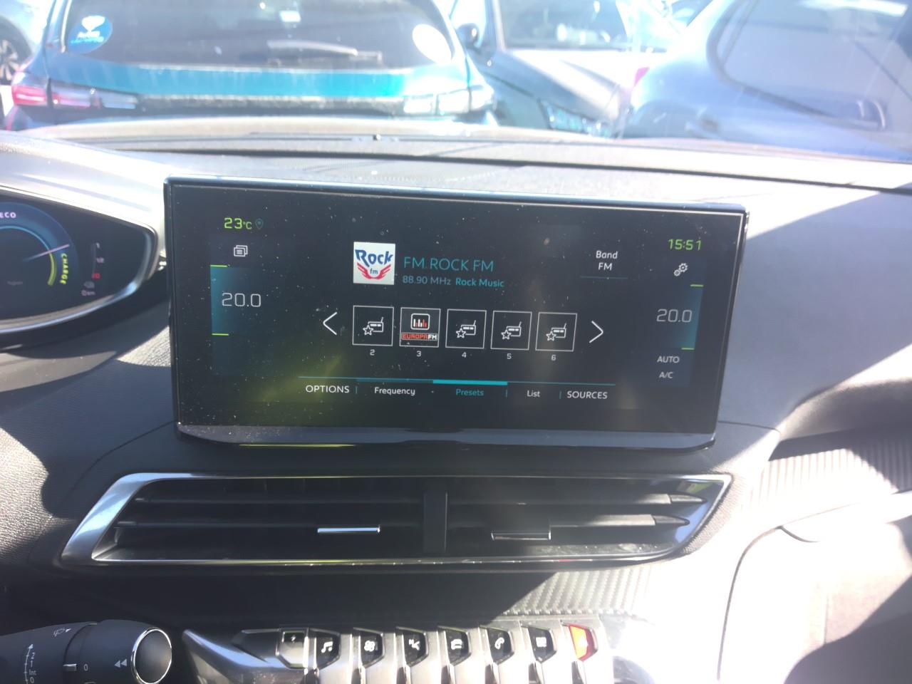 Foto Peugeot 3008 Hybrid 7