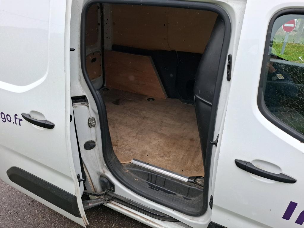 Peugeot PARTNER FOURGON STANDARD 650 KG BLUEHDI 100 S&S BVM5 PREMIUM 2019