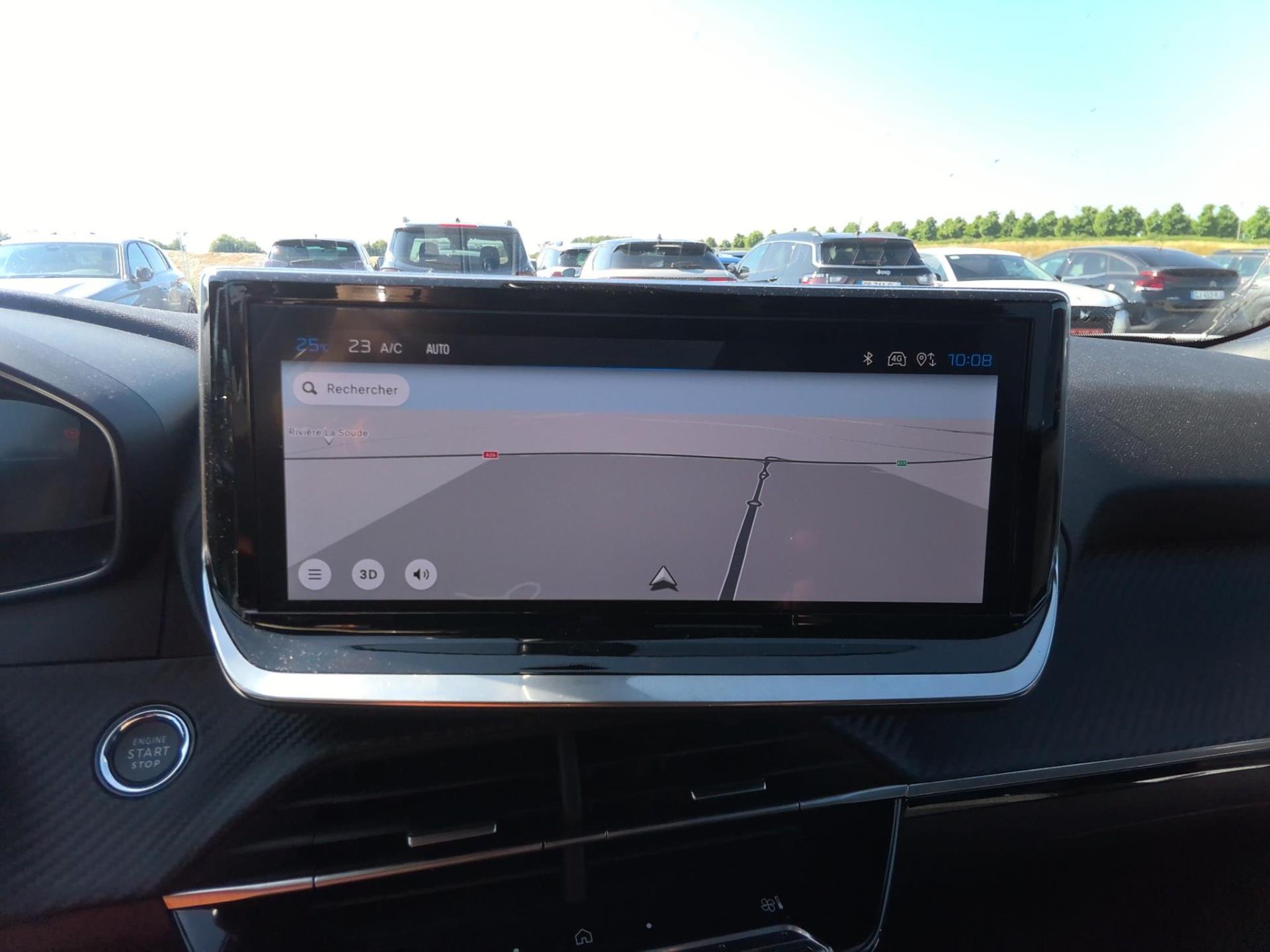 Peugeot 2008 Hybrid 145 e-DCS6 Allure 2025