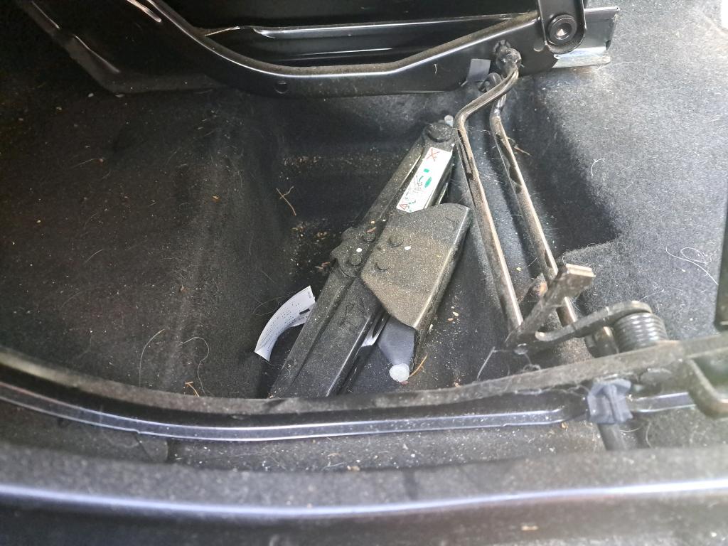 Peugeot PARTNER FOURGON STANDARD 650 KG BLUEHDI 100 S&S BVM5 ASPHALT 2021