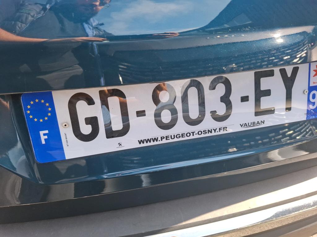 Peugeot 3008 Hybrid 225 e-EAT8 Roadtrip 2021