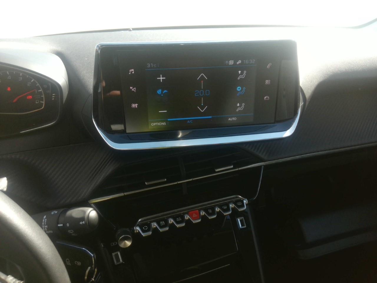 Foto Peugeot 208 17