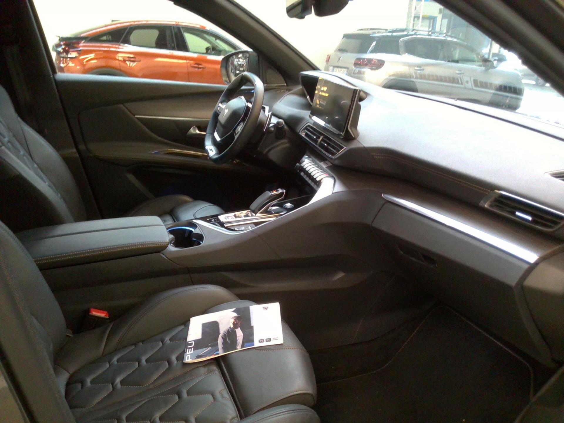 Peugeot 3008 Hybrid4 300 e-EAT8 GT Pack 2022