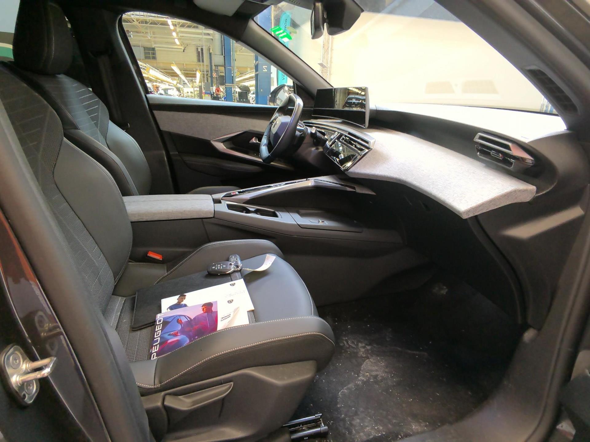 Peugeot 3008 Hybrid 136 e-DCS6 Allure 2024