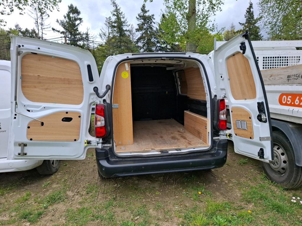 Peugeot PARTNER FOURGON LONG 950 KG BLUEHDI 100 S&S BVM6 PREMIUM 2022
