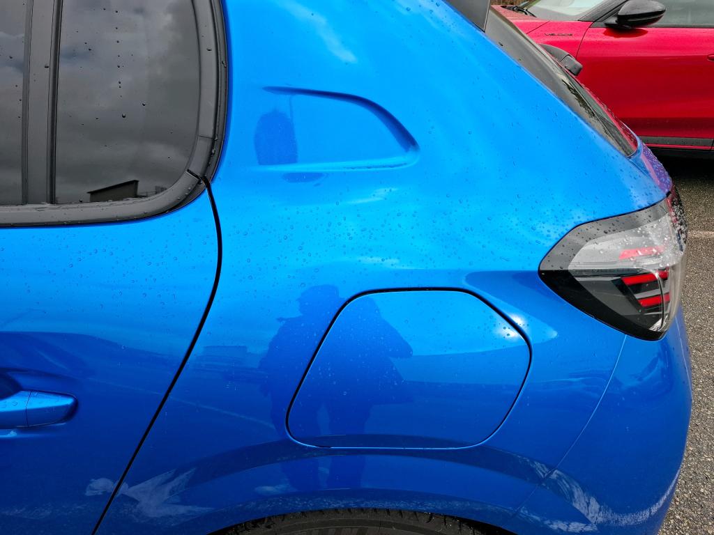 Peugeot 208 Hybrid 136 e-DCS6 Allure 2025