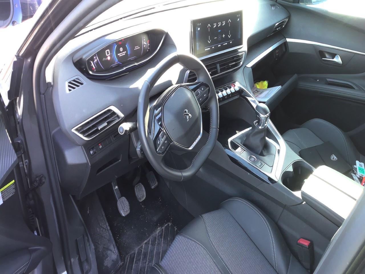 Peugeot 3008 3008 Allure Pack Gasolina 130 S&S 6 Vel. MAN
