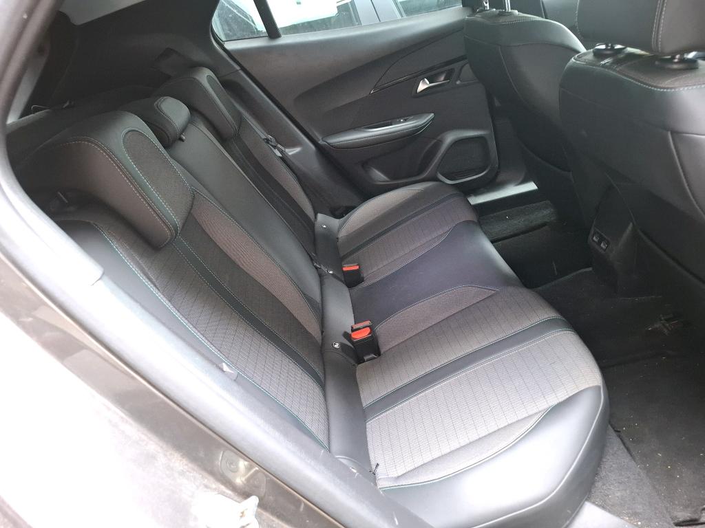 Peugeot 2008 BlueHDi 130 S&S EAT8 Allure 2021
