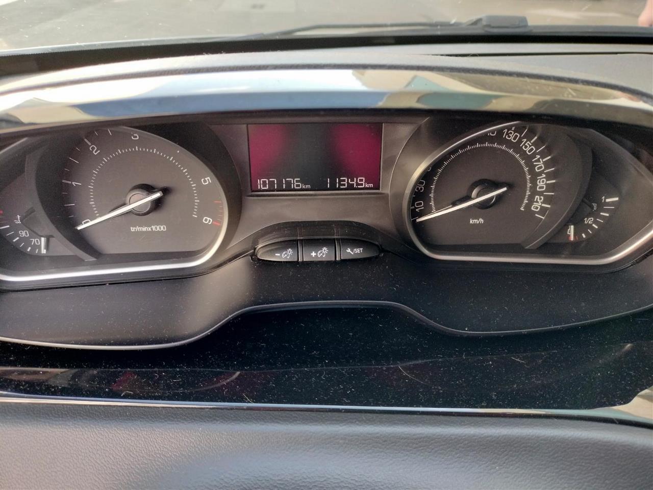Foto Peugeot 208 6