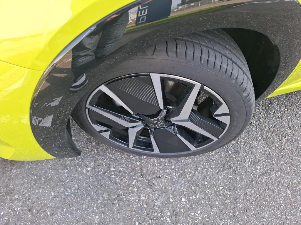 Peugeot 208 Hybrid 100 e-DCS6 GT 2025
