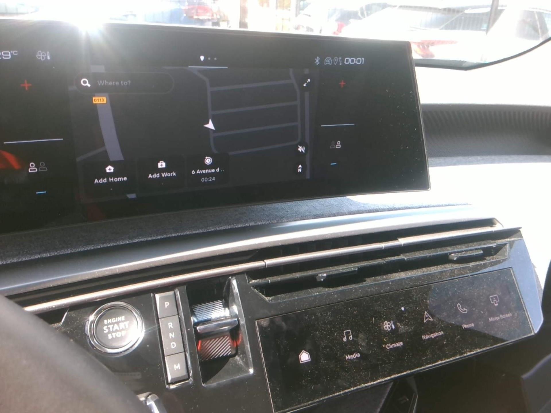 Peugeot 5008 Hybrid 136 e-DCS6 Allure 2024