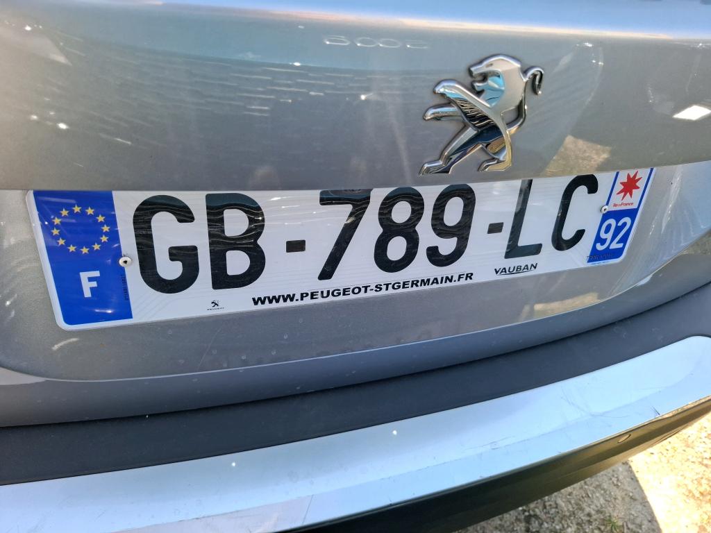 Peugeot 2008 BlueHDi 130 S&S EAT8 Allure Business 2021