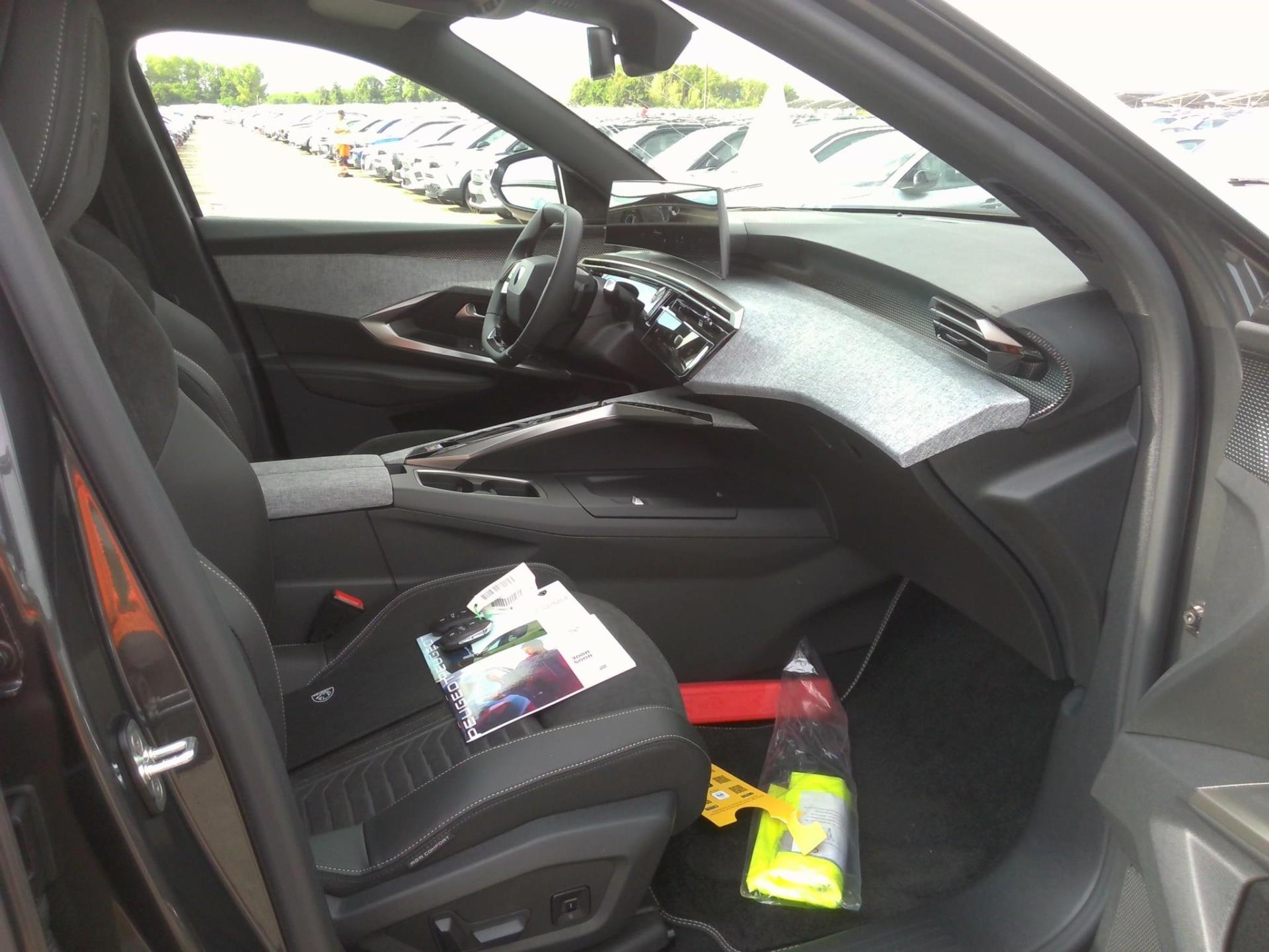 Peugeot 3008 Hybrid 145 e-DCS6 GT 2025