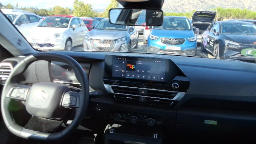 Foto Citroën C4 X 6