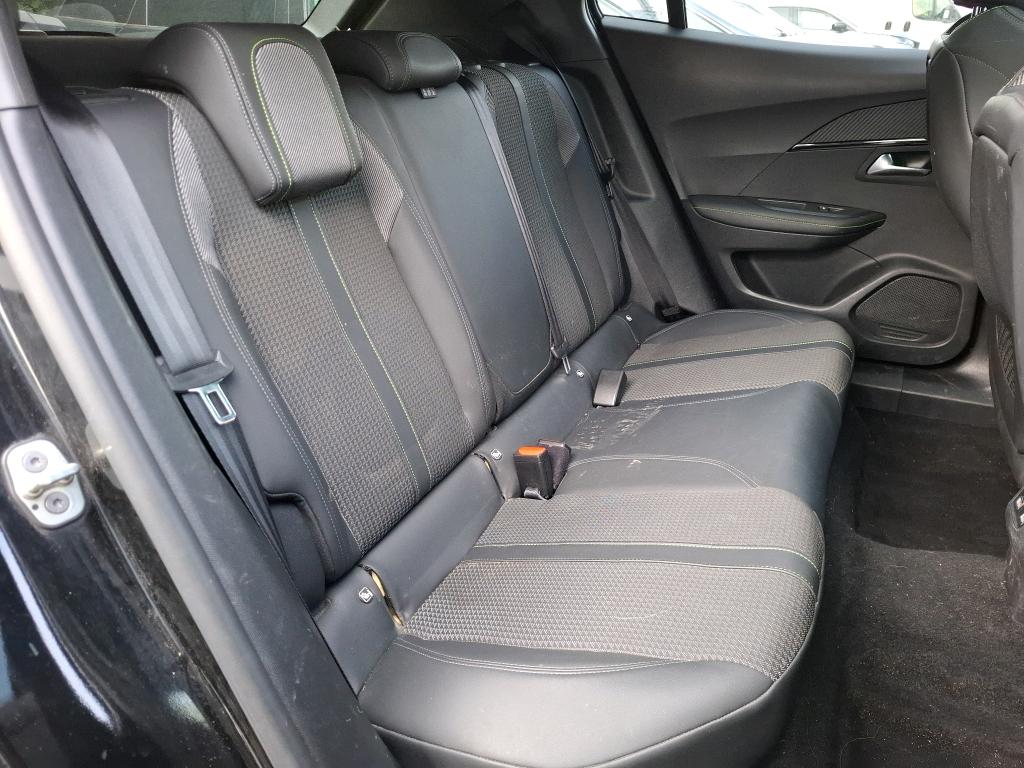 Peugeot 2008 PureTech 130 S&S EAT8 GT 2021