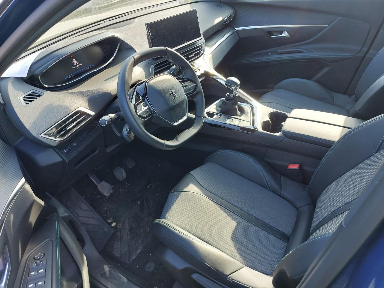 Peugeot 5008 5008 Allure Pack PureTech 130 S&S 6 Vel. MAN