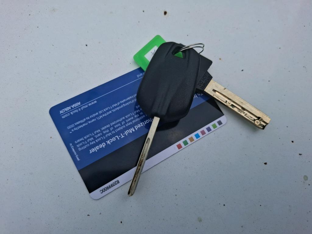 Peugeot PARTNER FOURGON LONG 950 KG BLUEHDI 130 S&S EAT8 ASPHALT 2021
