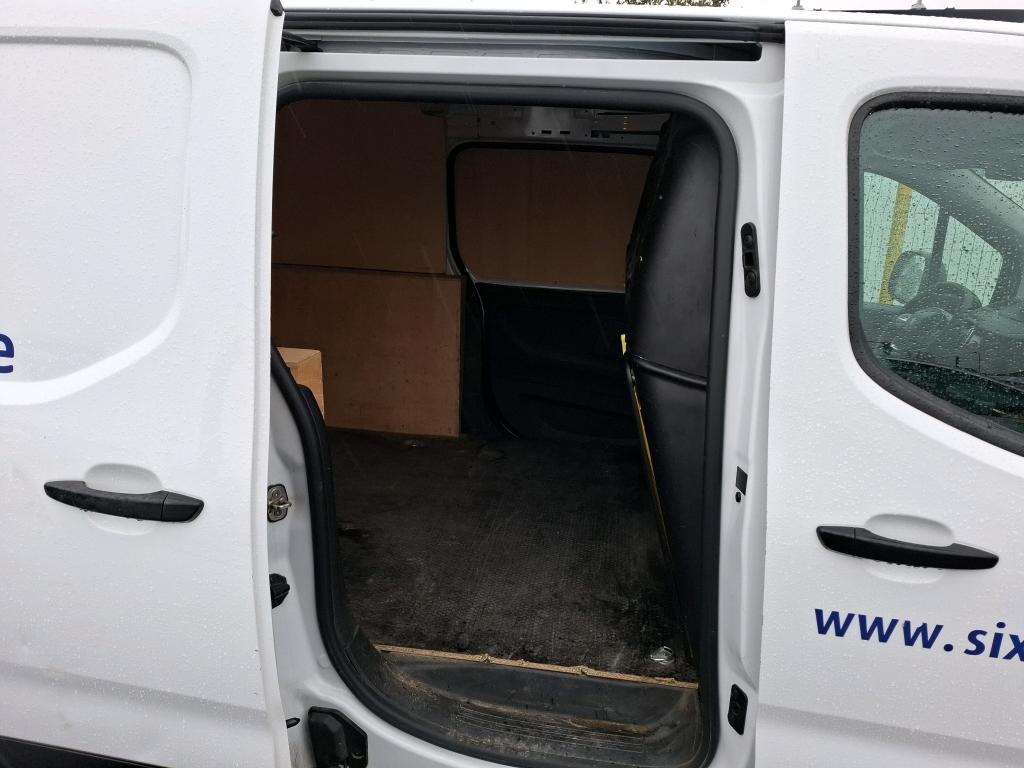 Peugeot PARTNER FOURGON STANDARD 650 KG BLUEHDI 130 S&S EAT8 ASPHALT 2021