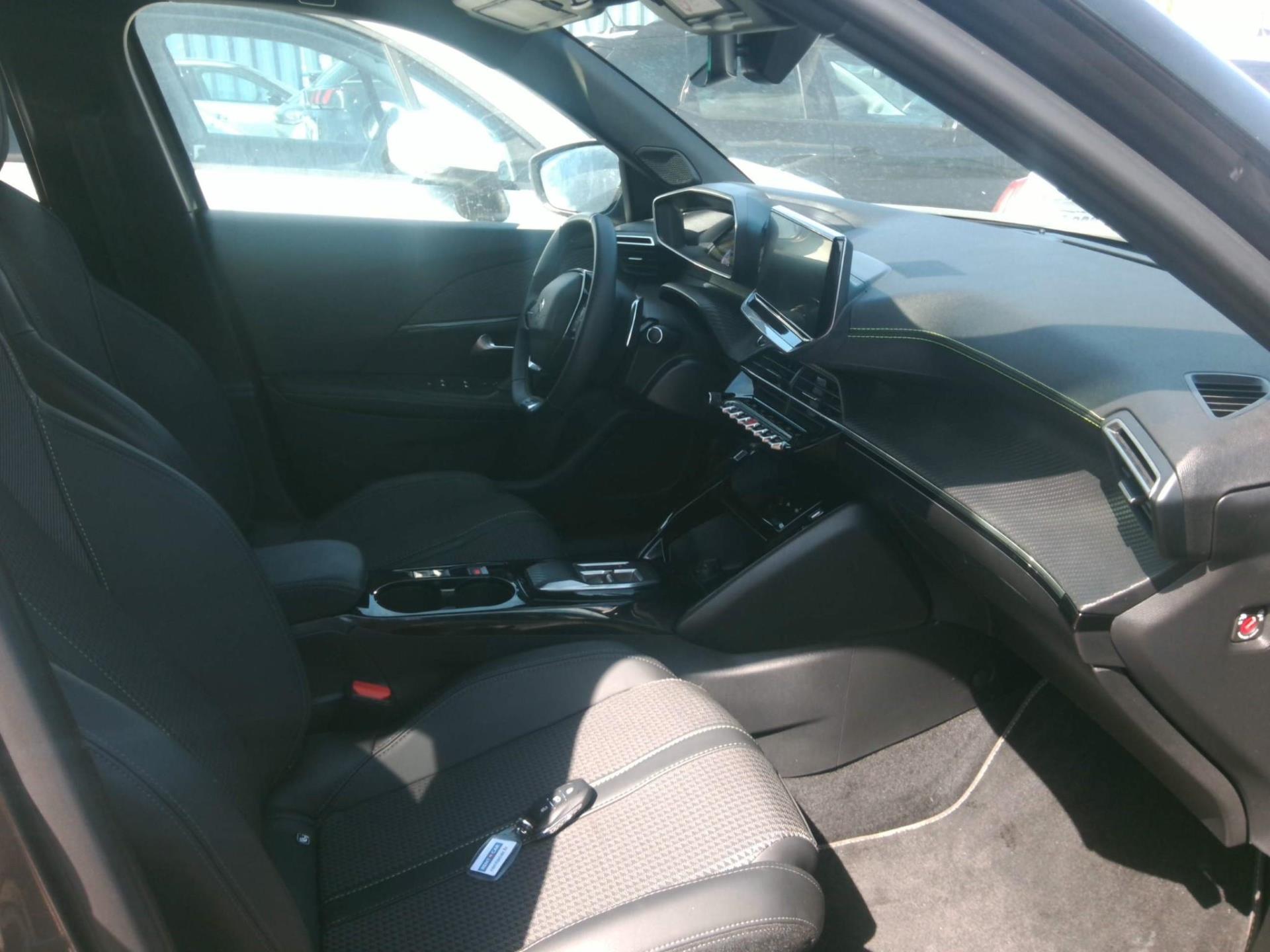 Peugeot 2008 PureTech 130 S&S EAT8 GT 2023
