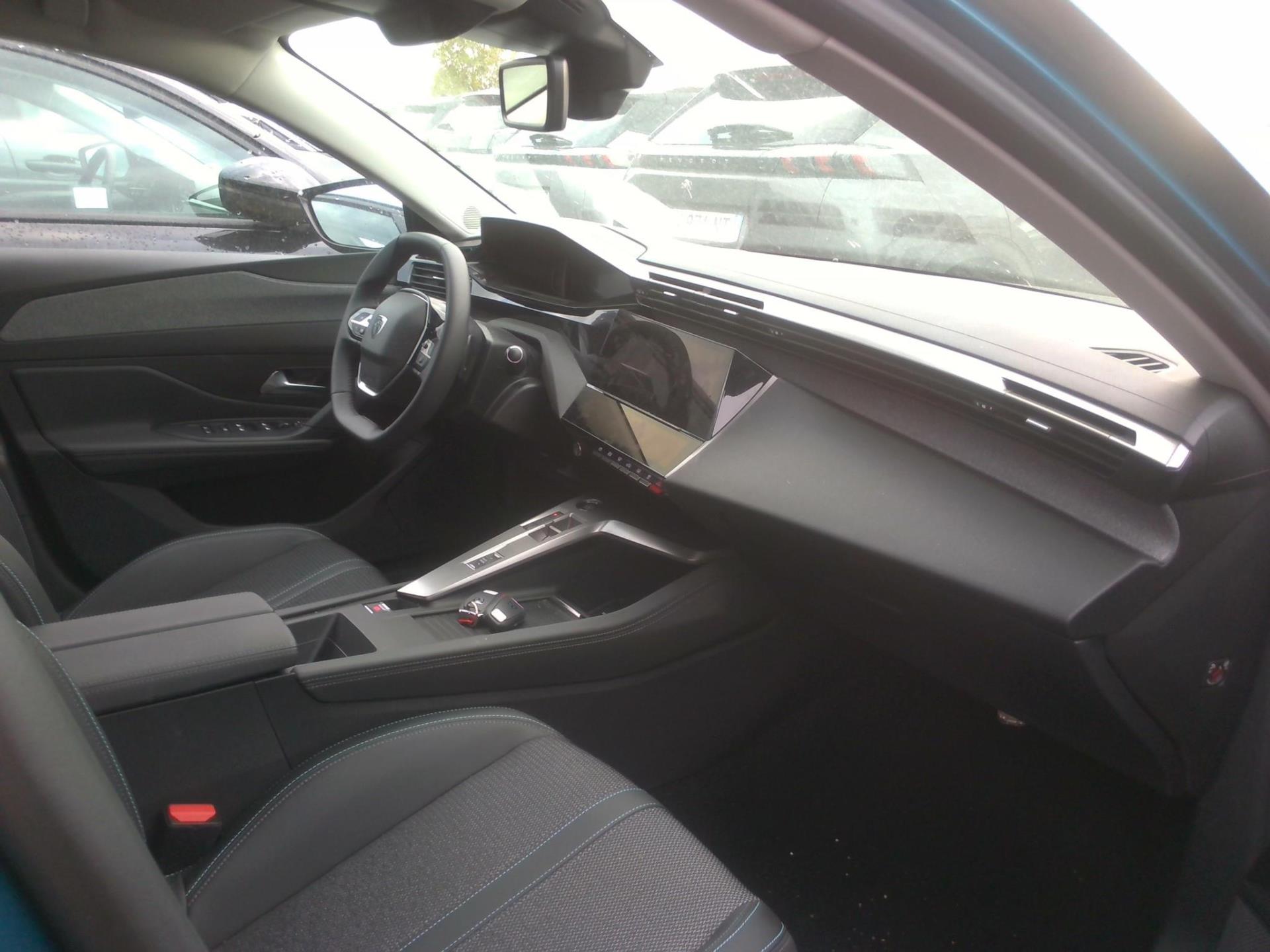 Peugeot 308 PHEV 180 e-EAT8 Allure 2024
