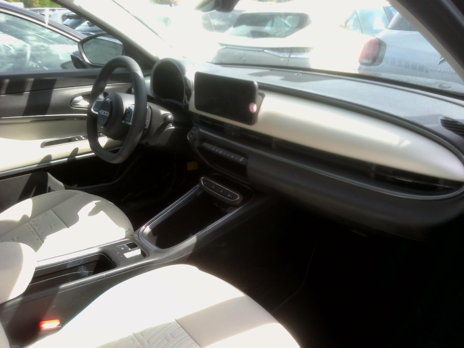 FIAT 600 1.2 Hybrid 100ch DCT6 La Prima 2024
