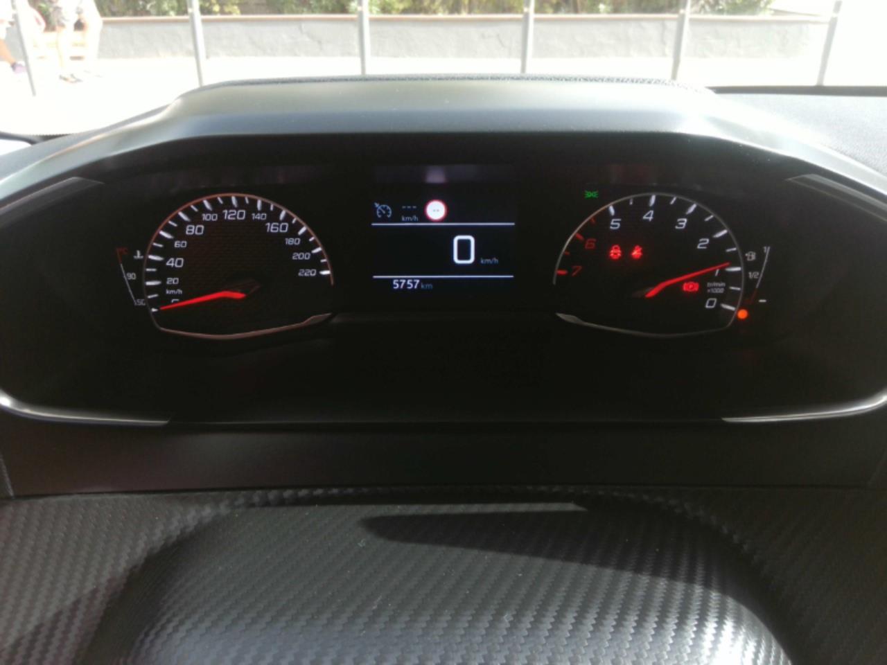 Foto Peugeot 208 5