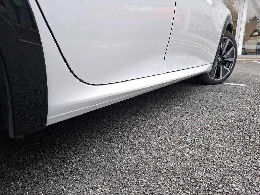 Peugeot 208 PureTech 100 S&S EAT8 GT 2022
