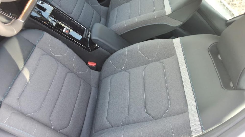 Foto Citroën C4 X 10