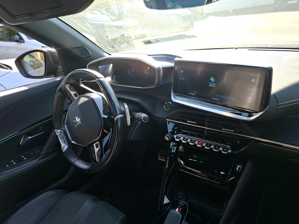 Peugeot 2008 PureTech 130 S&S EAT8 GT 2021