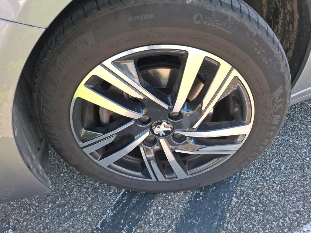 Peugeot 208 PureTech 100 S&S EAT8 Style 2023