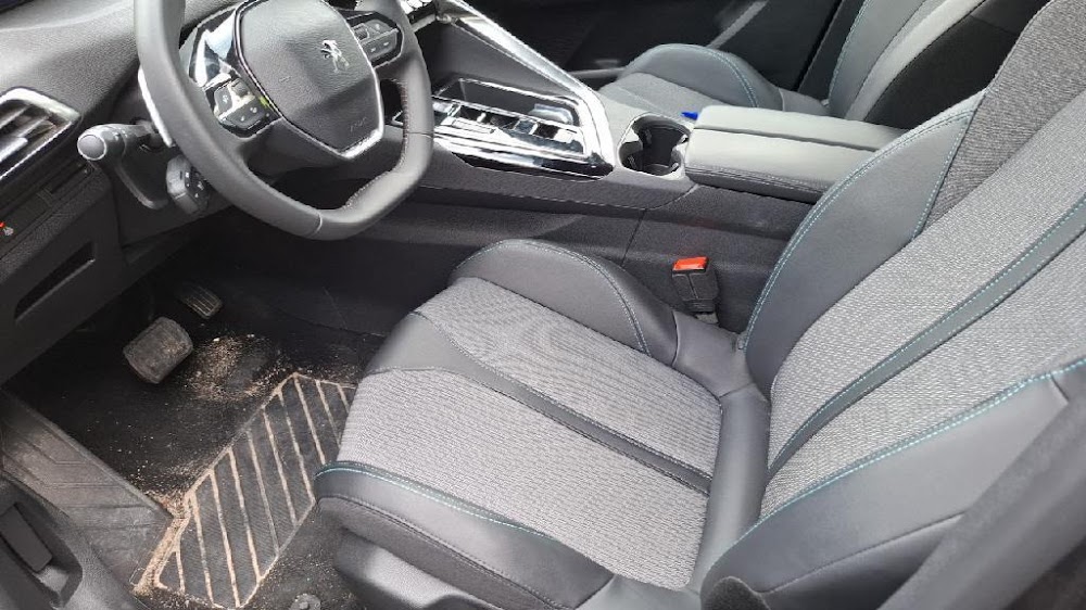 Foto Peugeot 3008 Hybrid 12