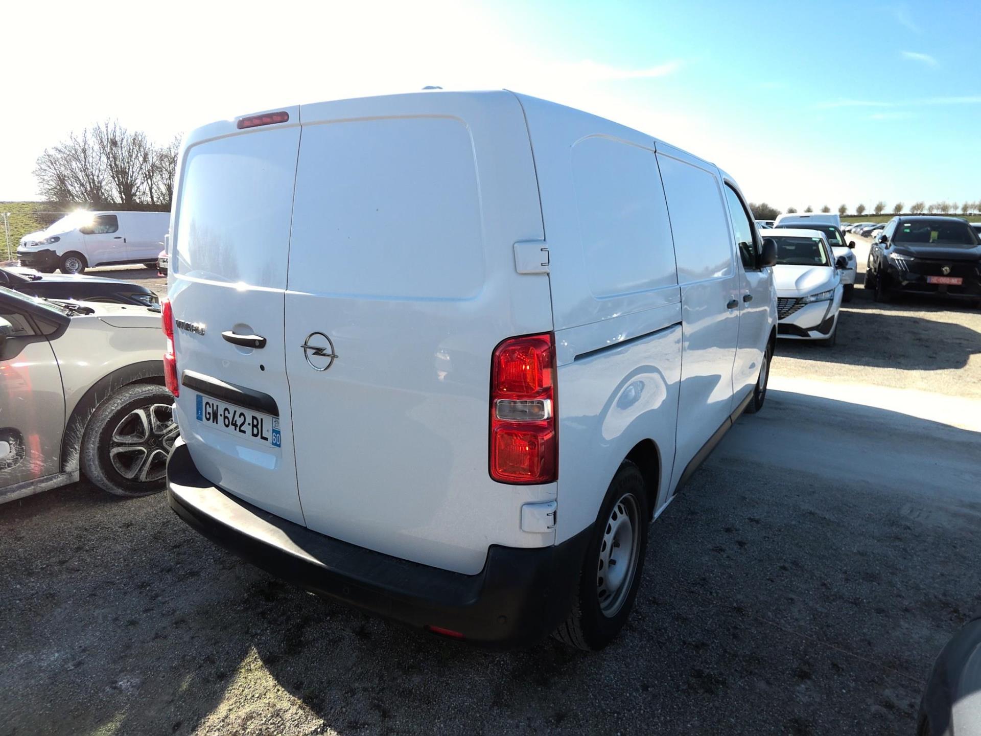 Opel VIVARO FGN TAILLE M BLUEHDI 145 BVM6  2024