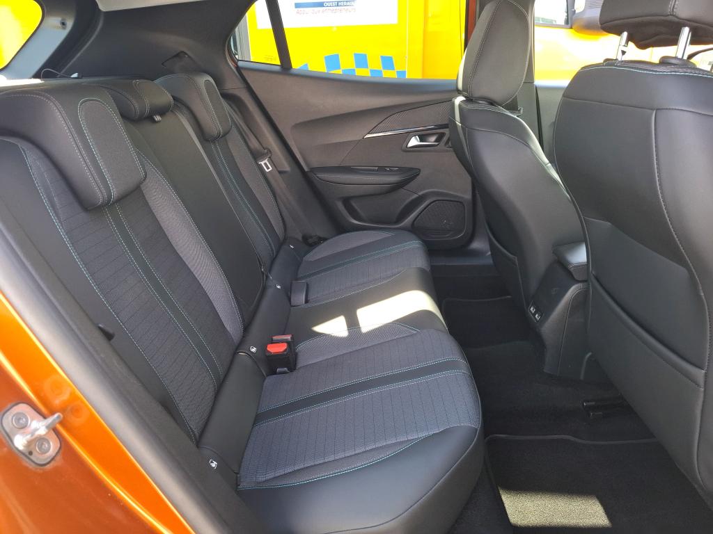 Peugeot 2008 BlueHDi 130 S&S EAT8 Allure 2021