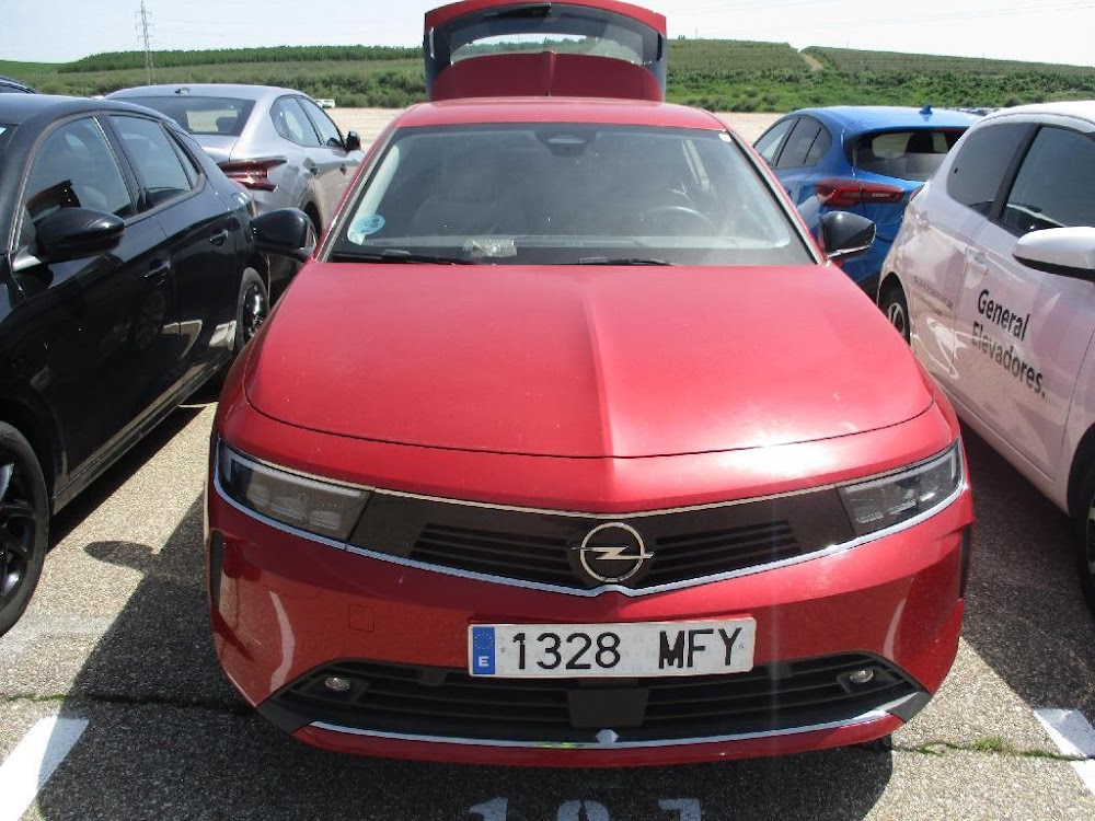 Opel Astra Nuevo Astra 5P Edition 1.2T XHT MT6 S/S 130 HP (96kW)