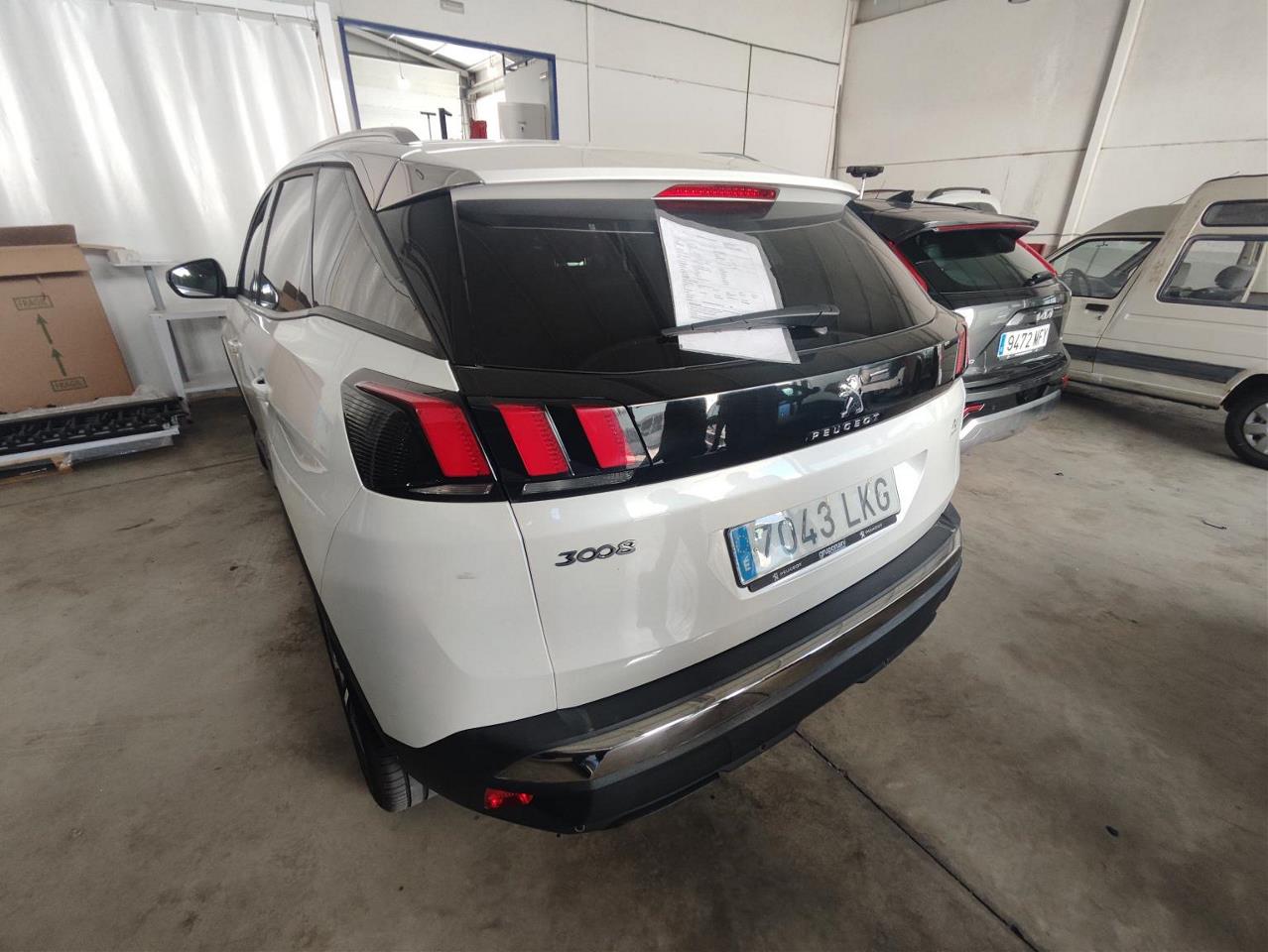 Peugeot 3008 3008 Allure BlueHDi 130 S&S EAT8 ( . )