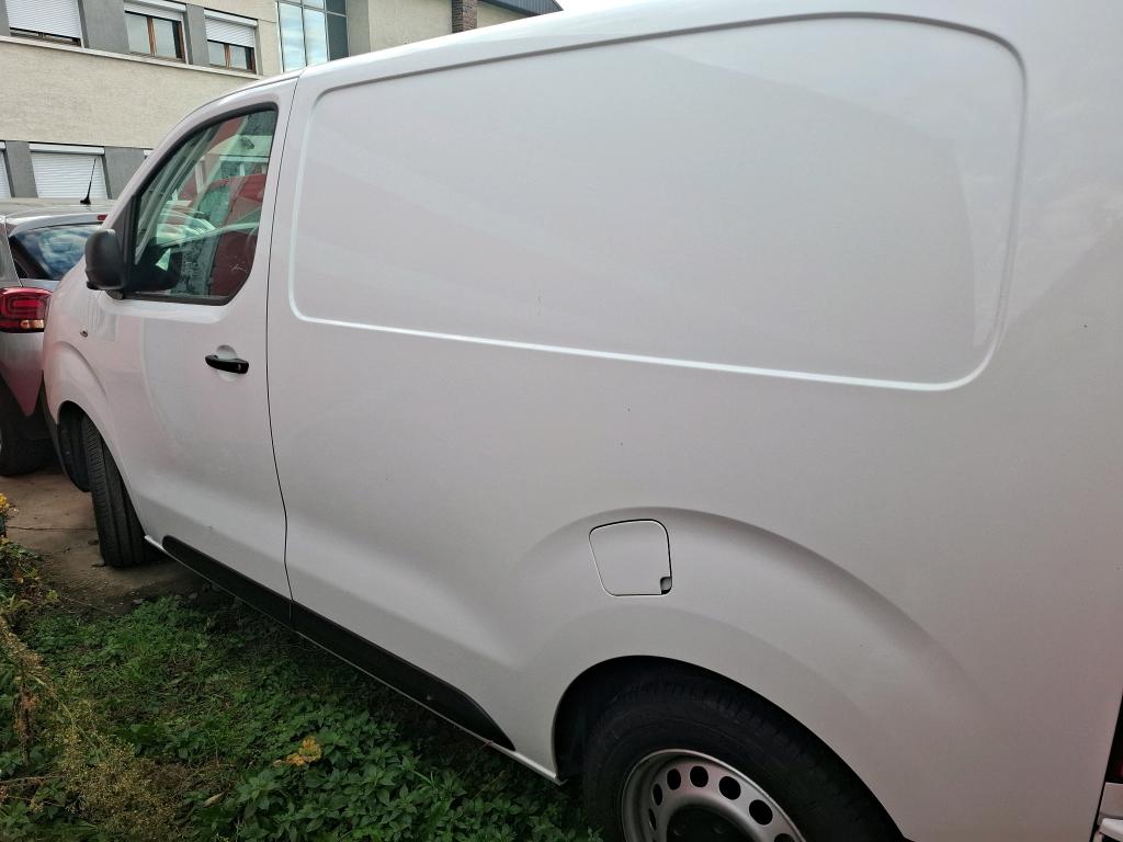 Peugeot EXPERT FGN TOLE COMPACT BLUEHDI 145 S&S EAT8 PREMIUM 2022