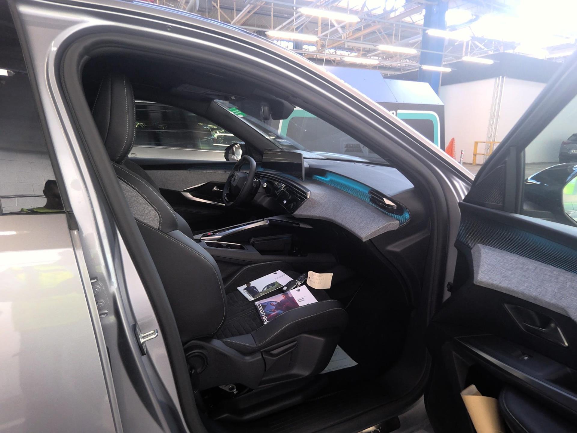 Peugeot 3008 Hybrid 136 e-DCS6 GT 2024