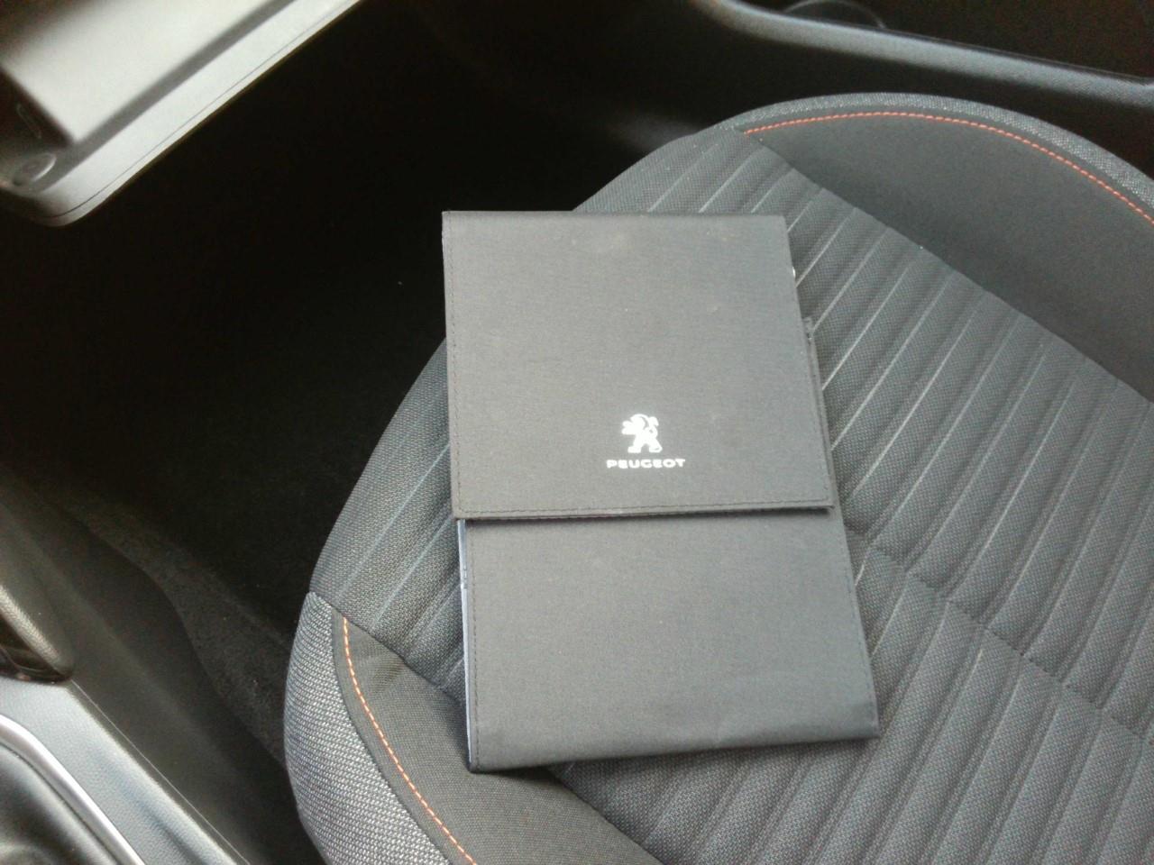 Foto Peugeot 208 8