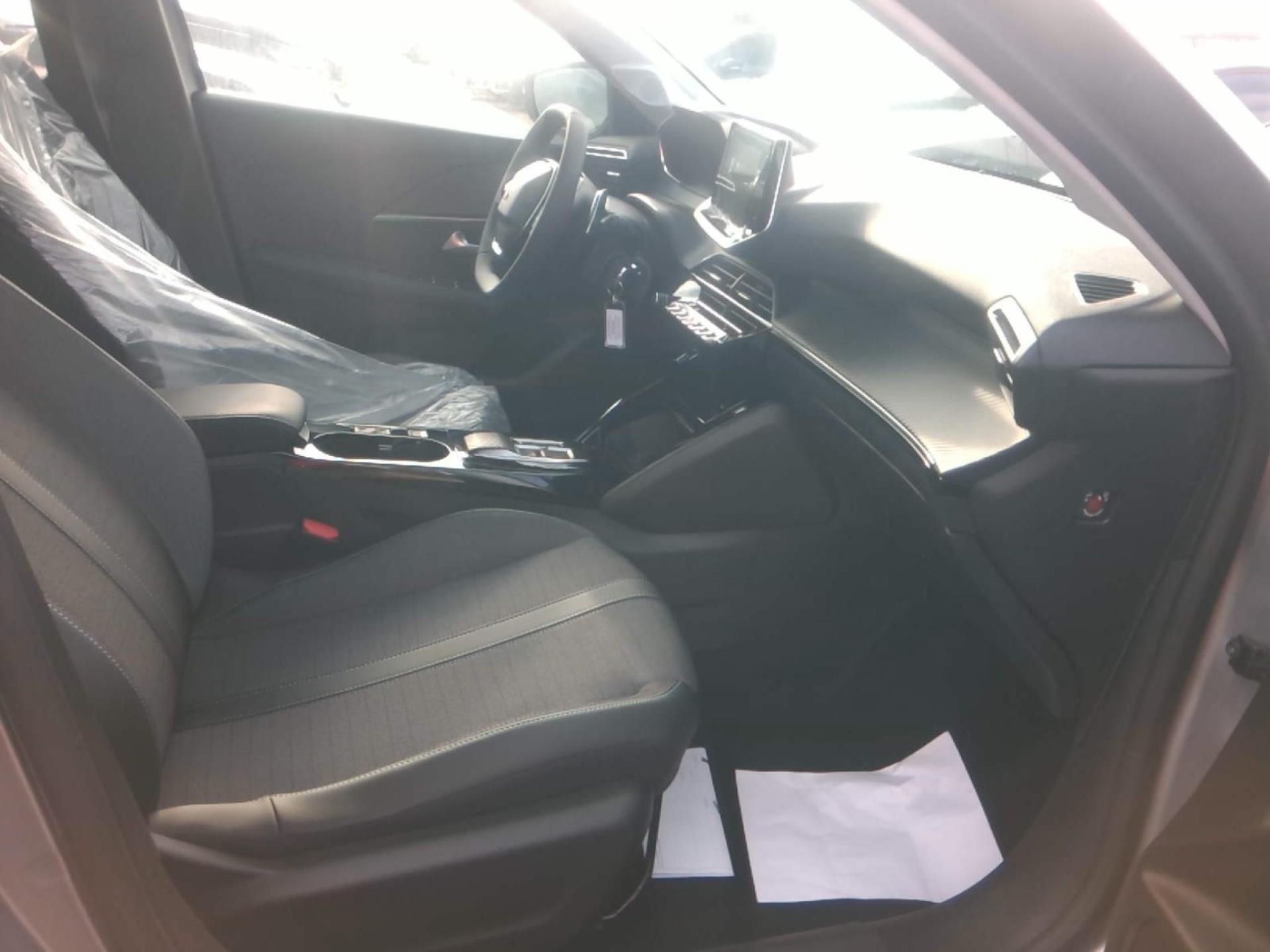 Peugeot 208 PureTech 100 S&S EAT8 Allure 2023