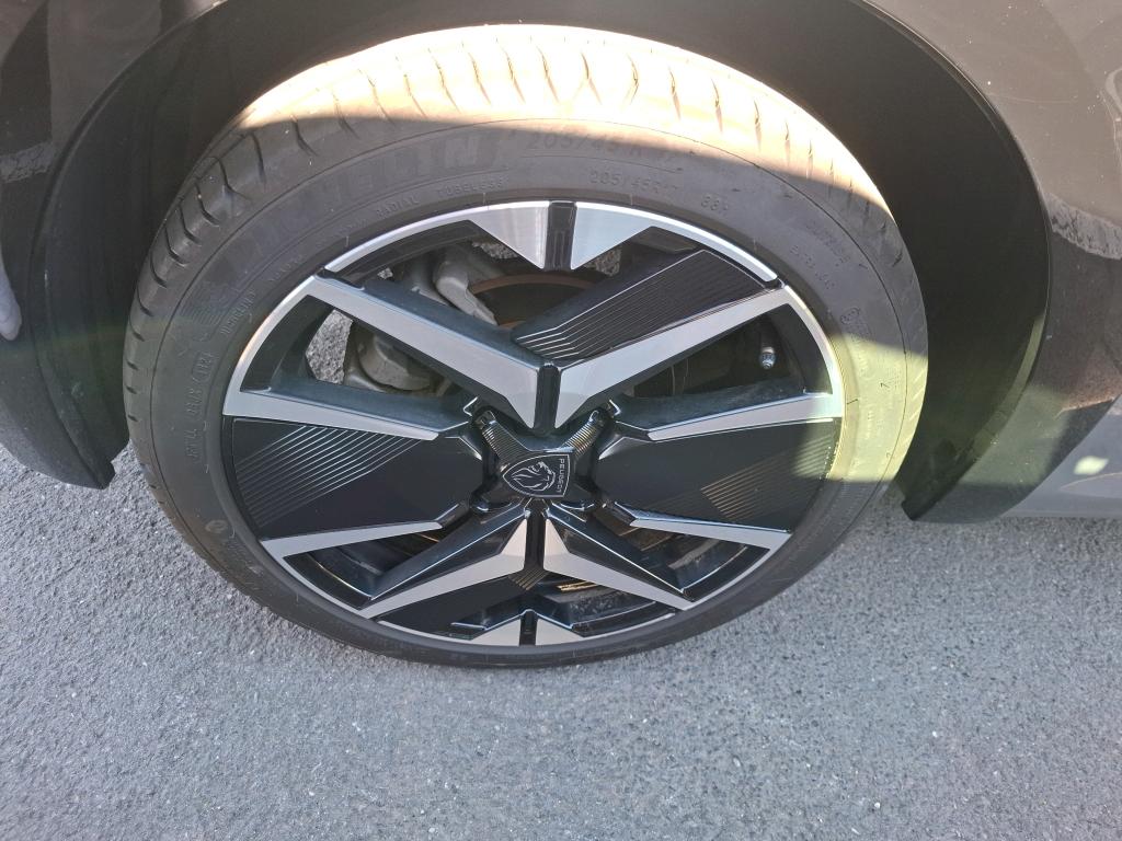 Peugeot 208 Hybrid 136 e-DCS6 GT 2025