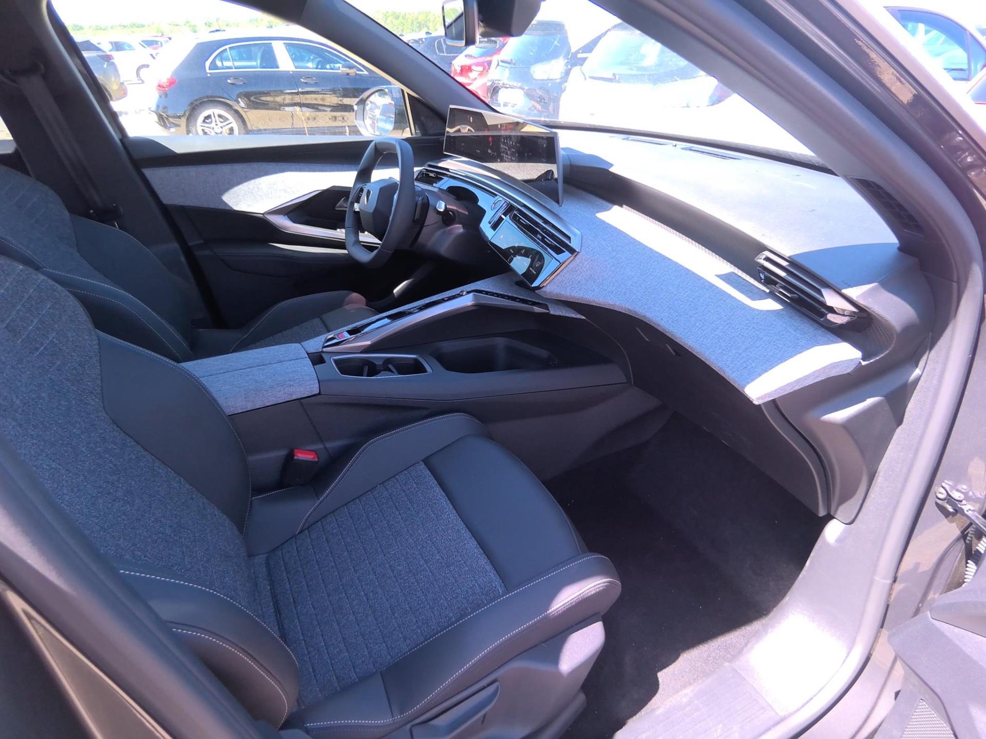 Peugeot 3008 Hybrid 145 e-DCS6 Allure 2025
