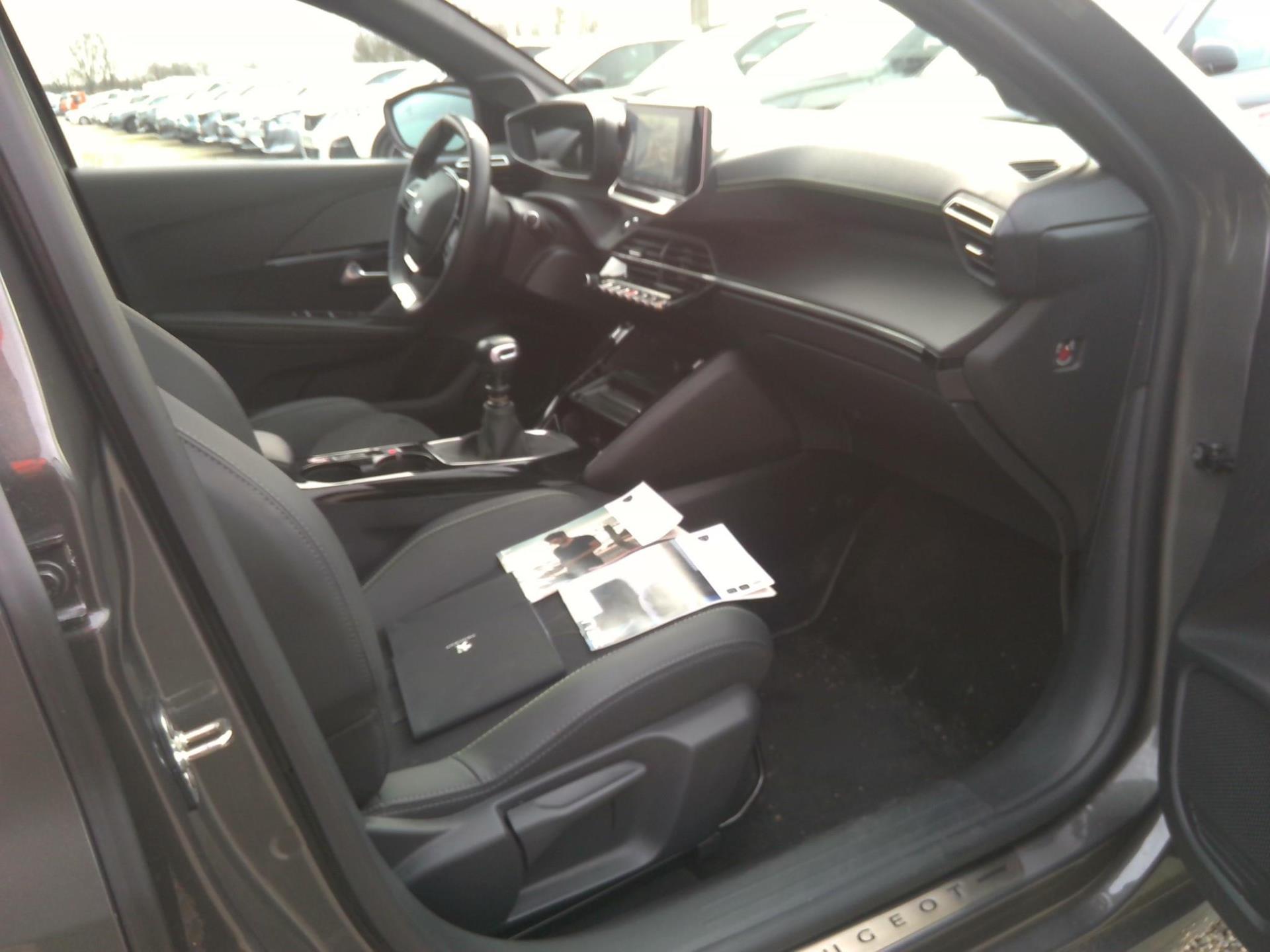 Peugeot 208 PureTech 100 S&S BVM6 GT Pack 2022