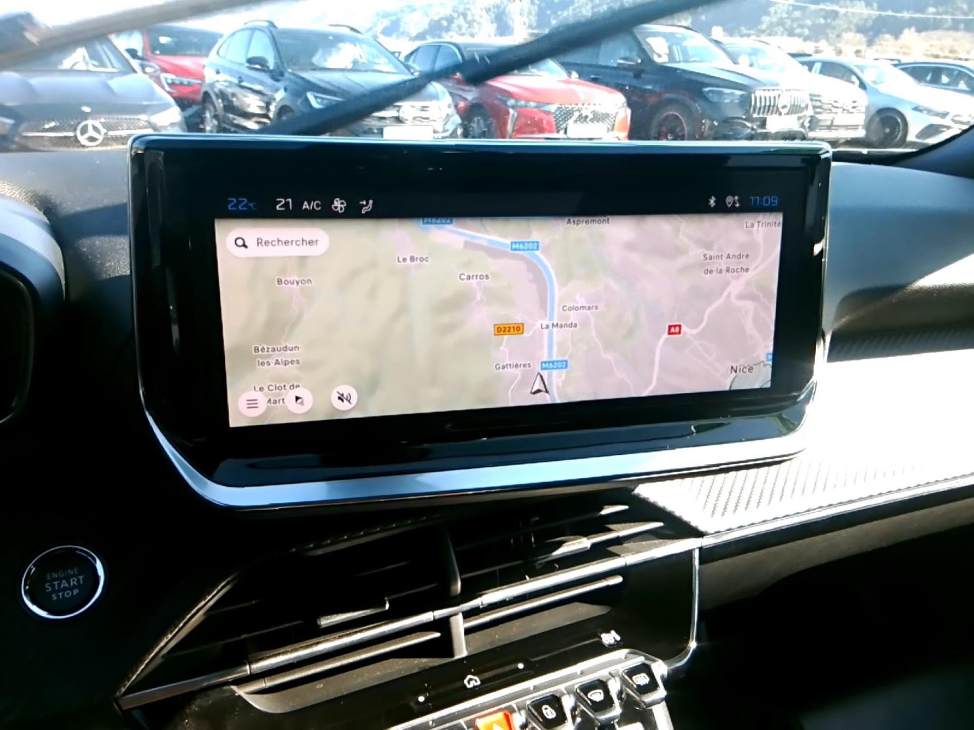 Peugeot 2008 Hybrid 136 e-DCS6 Allure 2024
